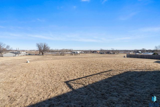 8016 W Browning St Street, Sioux Falls, SD 57106