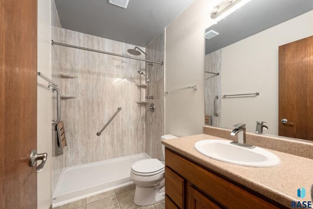 8016 W Browning St Street, Sioux Falls, SD 57106