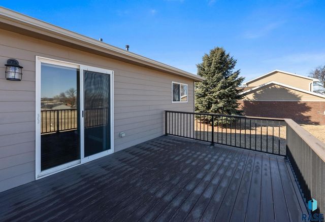 8016 W Browning St Street, Sioux Falls, SD 57106