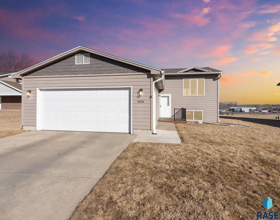 8016 W Browning St Street, Sioux Falls, SD 57106