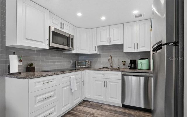 2700 OCEAN SHORE BOULEVARD 208, Ormond Beach, FL 32176