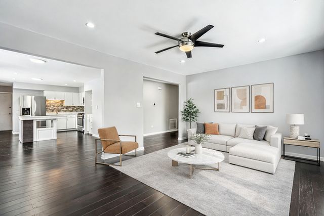 10406 Waterford Drive 2, Westchester, IL 60154