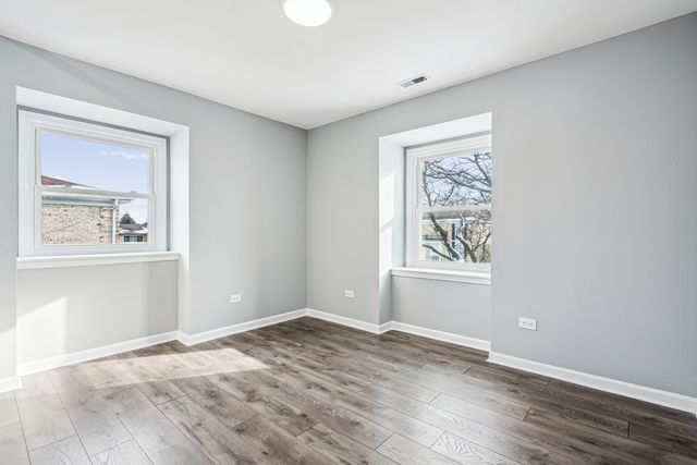 10406 Waterford Drive 2, Westchester, IL 60154