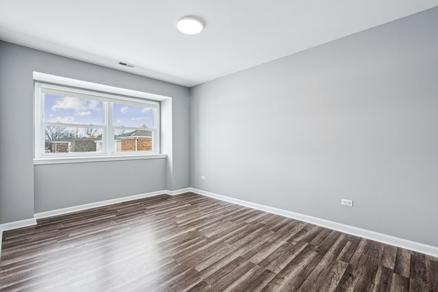 10406 Waterford Drive 2, Westchester, IL 60154