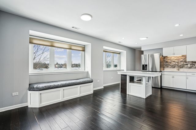 10406 Waterford Drive 2, Westchester, IL 60154