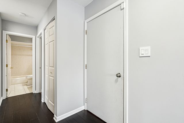 10406 Waterford Drive 2, Westchester, IL 60154