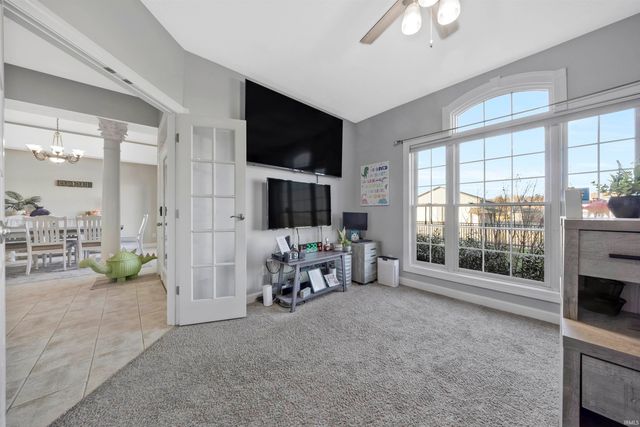 12444 S Brook Drive, Haubstadt, IN 47639