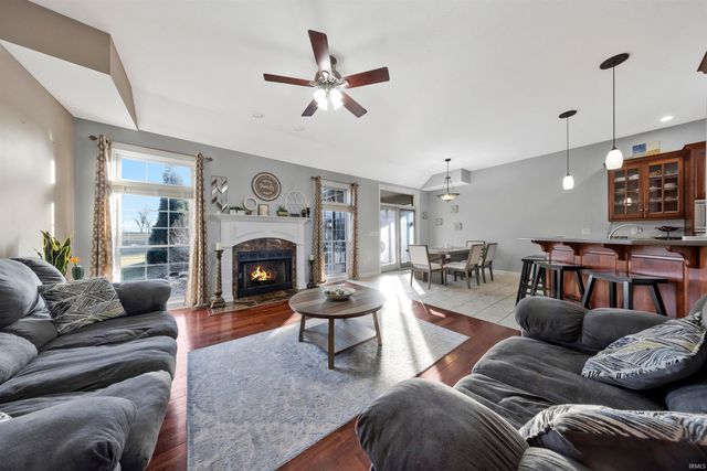 12444 S Brook Drive, Haubstadt, IN 47639