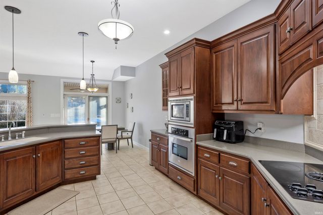 12444 S Brook Drive, Haubstadt, IN 47639