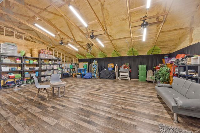 12444 S Brook Drive, Haubstadt, IN 47639