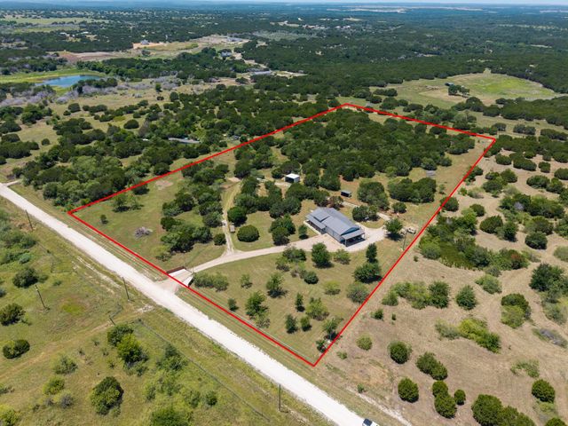 181 Private Road 197, Blum, TX 76627