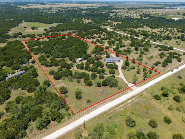 181 Private Road 197, Blum, TX 76627
