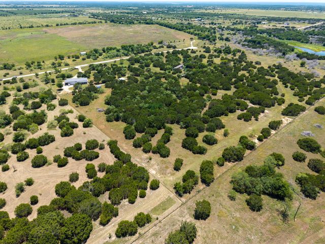 181 Private Road 197, Blum, TX 76627
