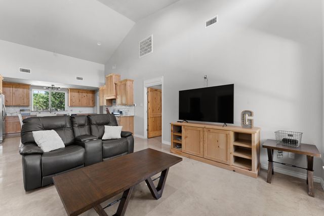 181 Private Road 197, Blum, TX 76627