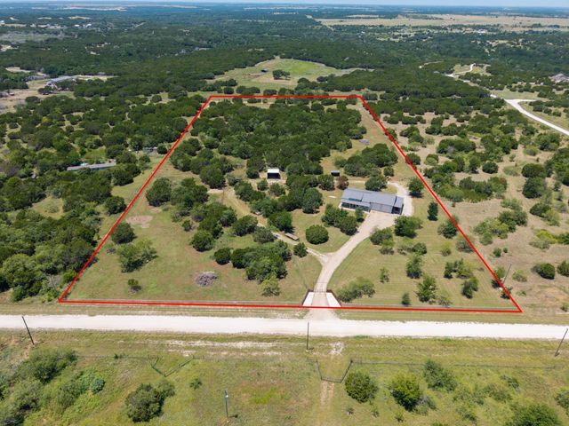181 Private Road 197, Blum, TX 76627