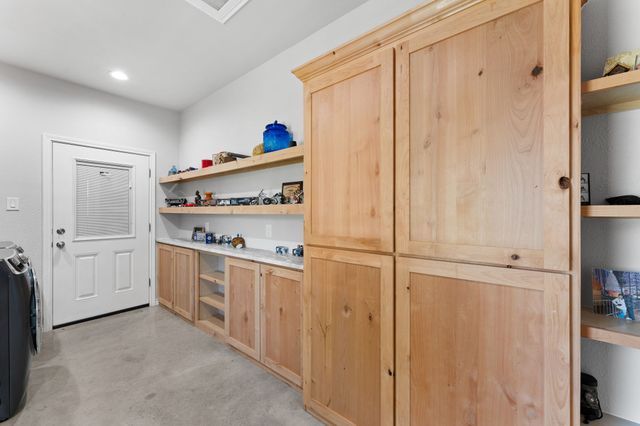 181 Private Road 197, Blum, TX 76627
