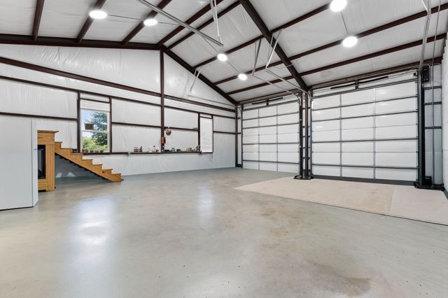 181 Private Road 197, Blum, TX 76627