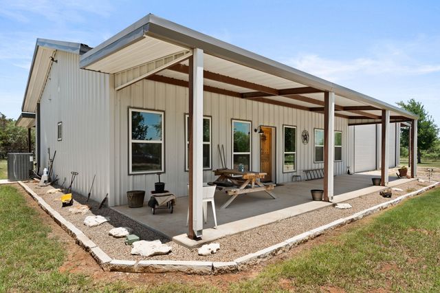181 Private Road 197, Blum, TX 76627