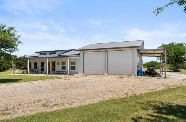 181 Private Road 197, Blum, TX 76627