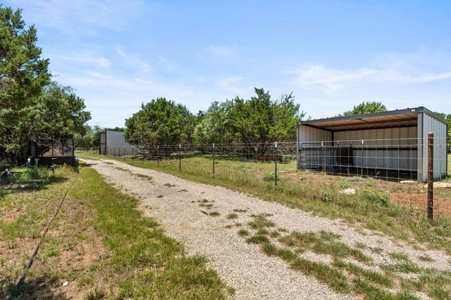 181 Private Road 197, Blum, TX 76627