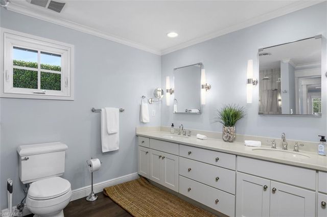 549 7th AVE N, Naples, FL 34102