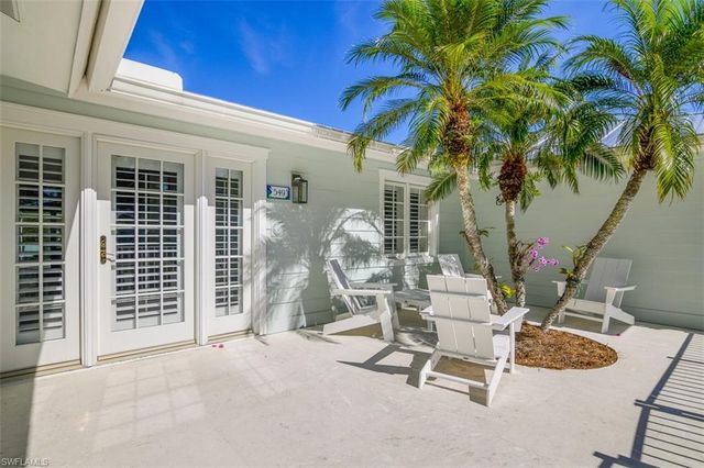 549 7th AVE N, Naples, FL 34102