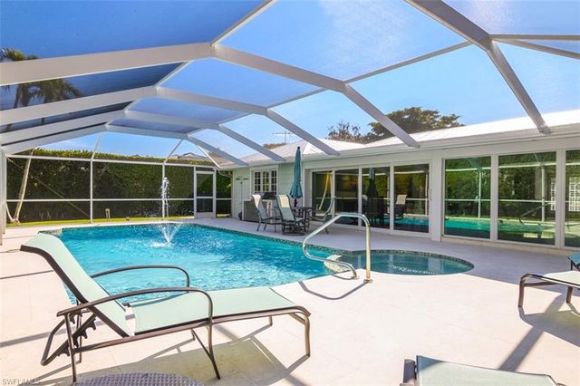 549 7th AVE N, Naples, FL 34102