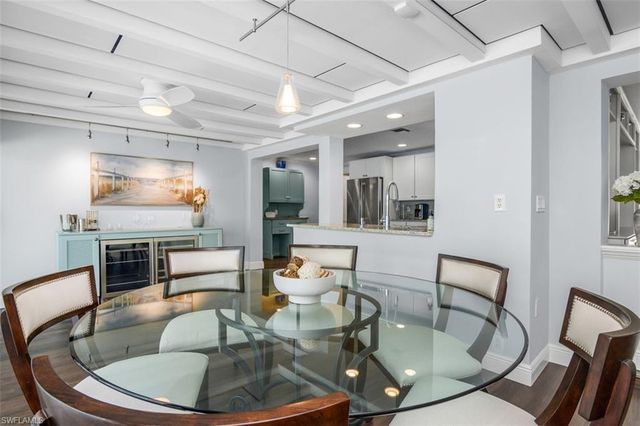 549 7th AVE N, Naples, FL 34102