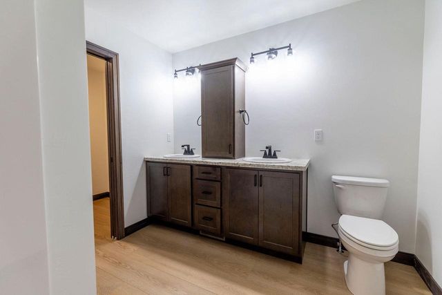 3735 HAROLDS WAY, Suamico, WI 54173