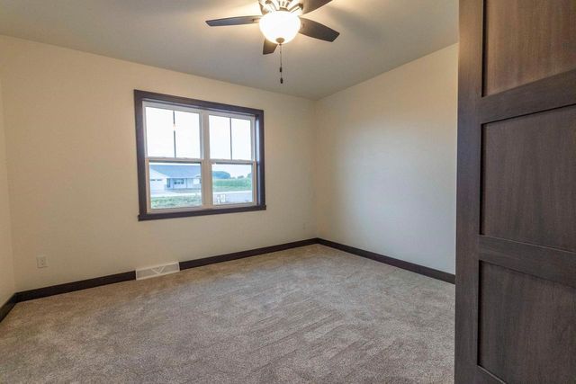 3735 HAROLDS WAY, Suamico, WI 54173