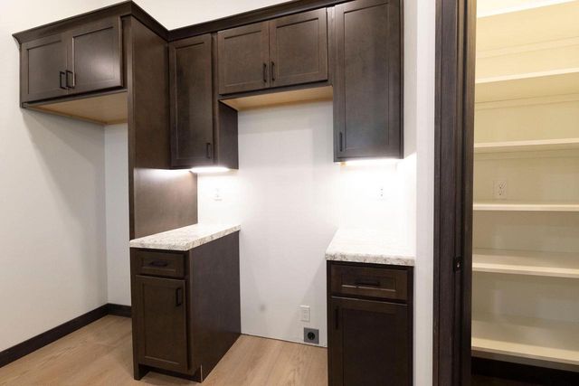 3735 HAROLDS WAY, Suamico, WI 54173