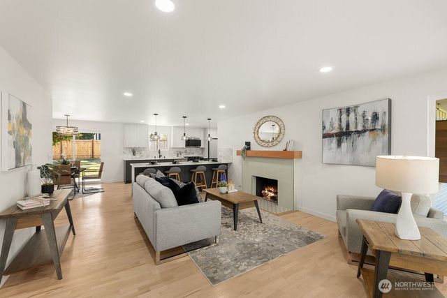 18733 50th Avenue NE, Lake Forest Park, WA 98155