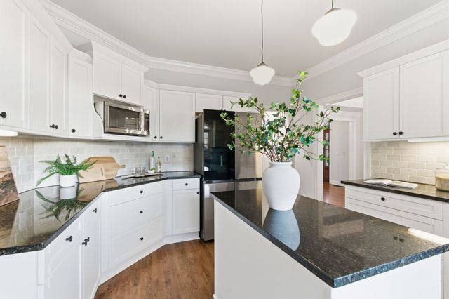 8756 Poplar Creek Rd, Nashville, TN 37221