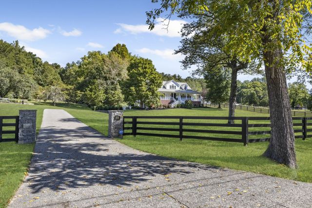 8756 Poplar Creek Rd, Nashville, TN 37221