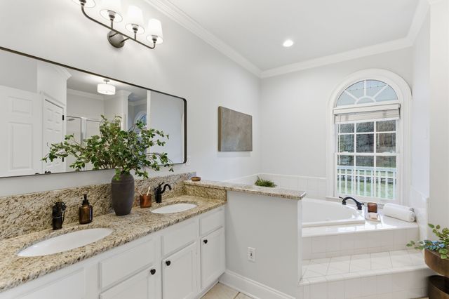 8756 Poplar Creek Rd, Nashville, TN 37221