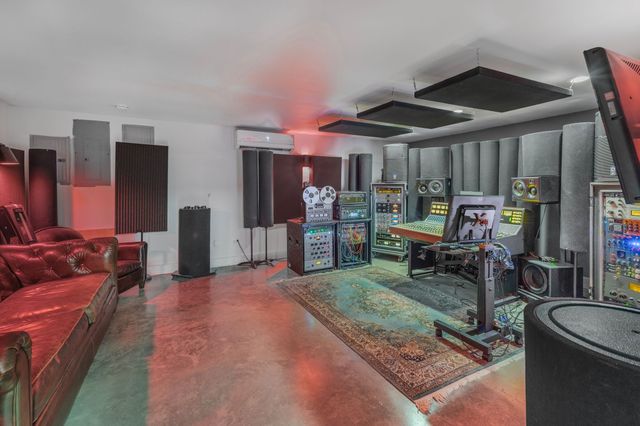 8756 Poplar Creek Rd, Nashville, TN 37221