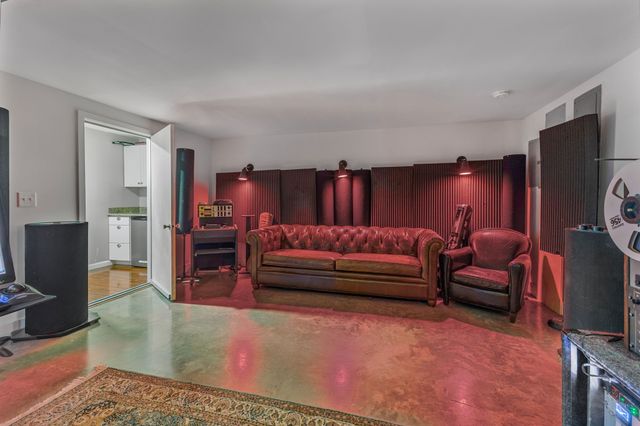 8756 Poplar Creek Rd, Nashville, TN 37221