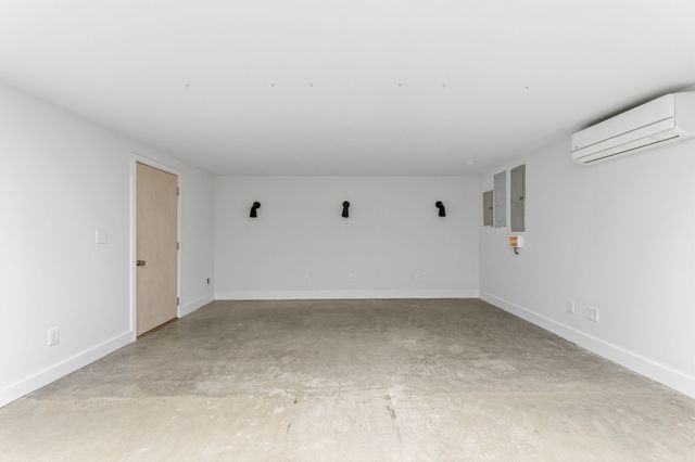 8756 Poplar Creek Rd, Nashville, TN 37221