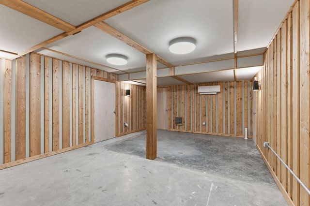 8756 Poplar Creek Rd, Nashville, TN 37221