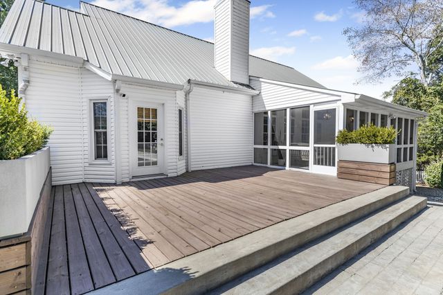 8756 Poplar Creek Rd, Nashville, TN 37221