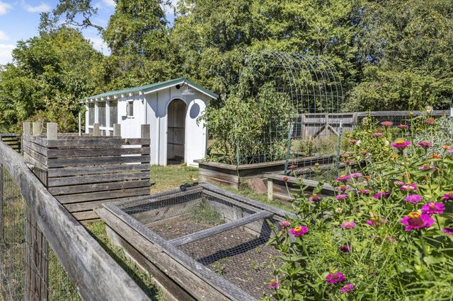 8756 Poplar Creek Rd, Nashville, TN 37221