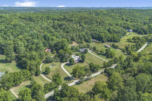 8756 Poplar Creek Rd, Nashville, TN 37221