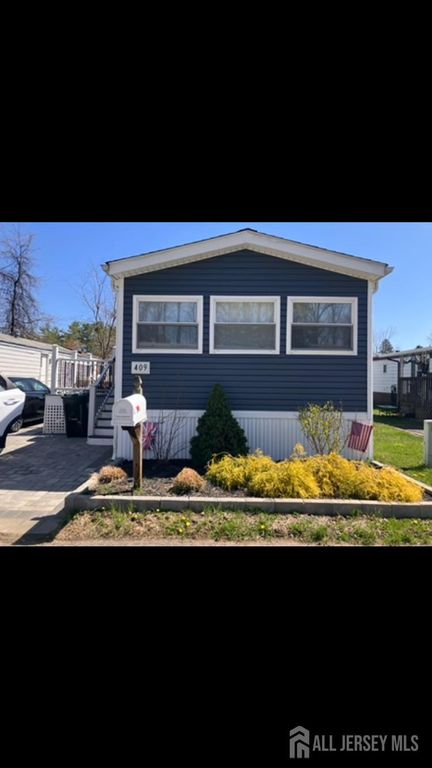409 Lane E Lane, Hazlet, NJ 07730