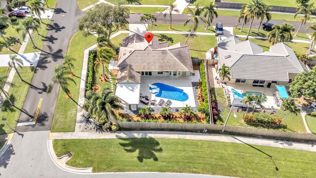 24 Dogwood Cir, Boynton Beach, FL 33436
