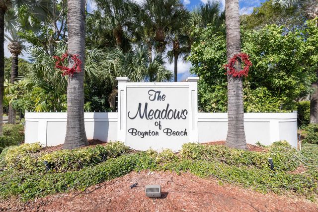 24 Dogwood Cir, Boynton Beach, FL 33436