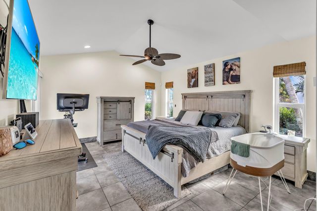 24 Dogwood Cir, Boynton Beach, FL 33436