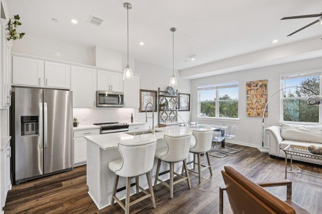 12001 Vista Parke DR 1104, Austin, TX 78726