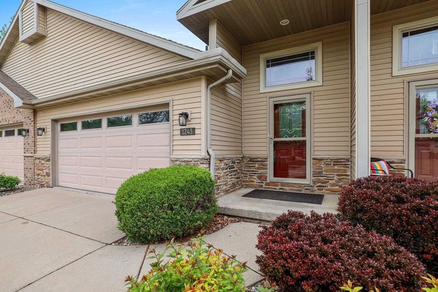 1243 PRAIRIE FALCON TRAIL, Green Bay, WI 54313