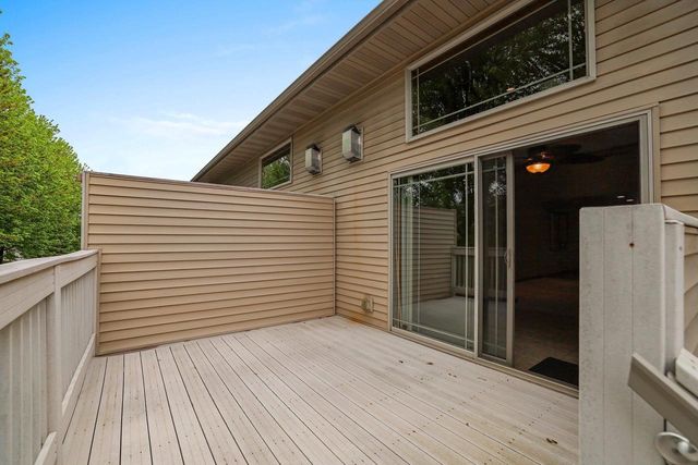 1243 PRAIRIE FALCON TRAIL, Green Bay, WI 54313