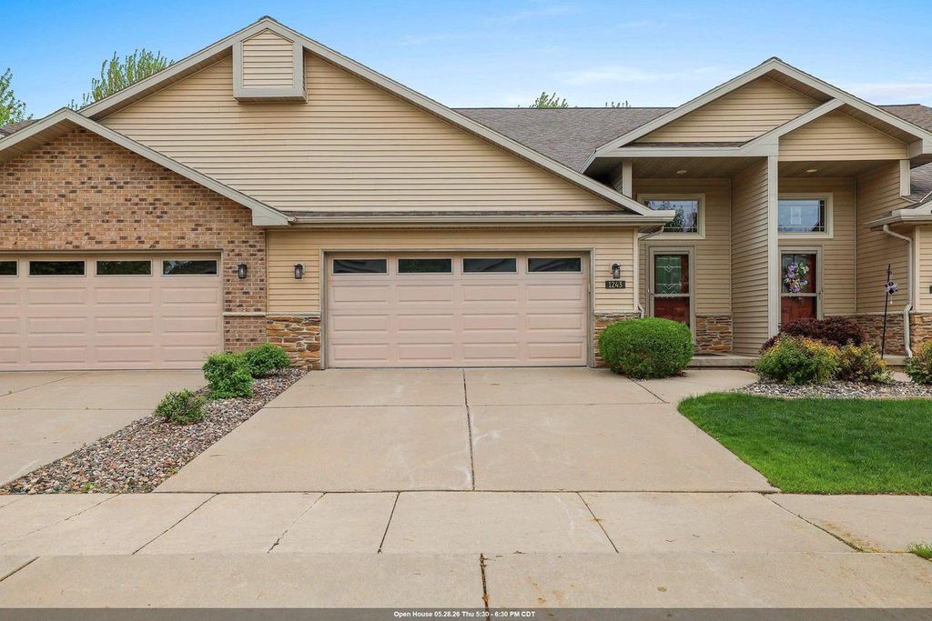 1243 PRAIRIE FALCON TRAIL, Green Bay, WI 54313